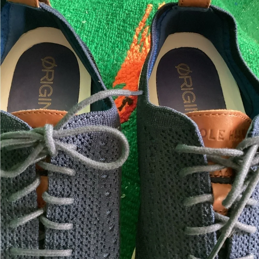 NWOB-Cole Haan Men's OriginalGrand Stitchlite Wingtip Oxford in a navy color